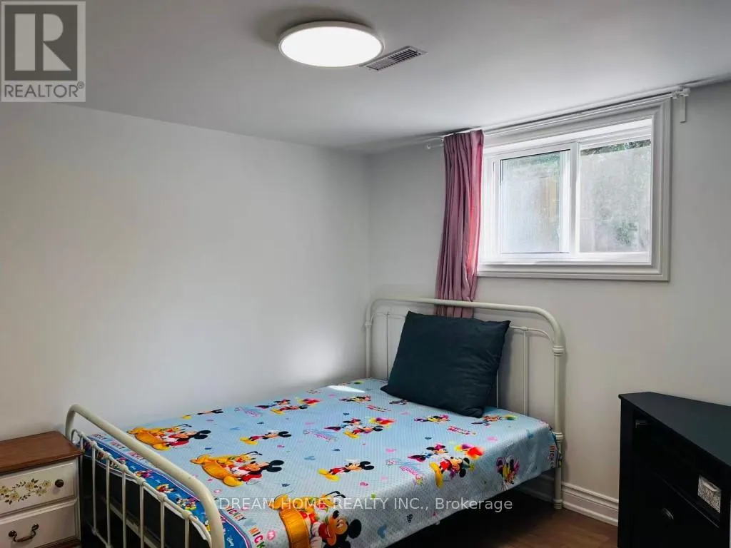 LOWER - 367 YALE CRESCENT