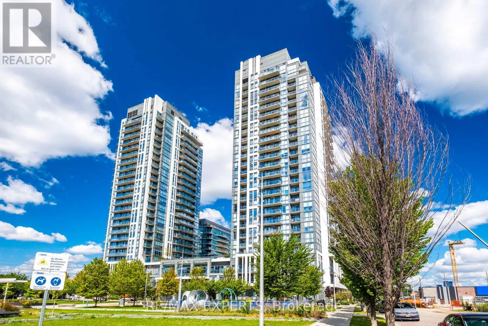 2006 - 17 ZORRA STREET