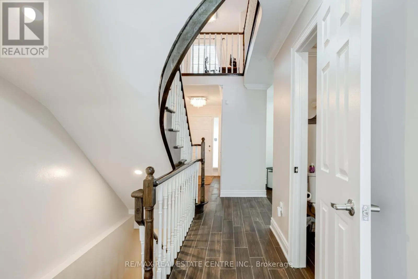 18 RICHWOOD CRESCENT
