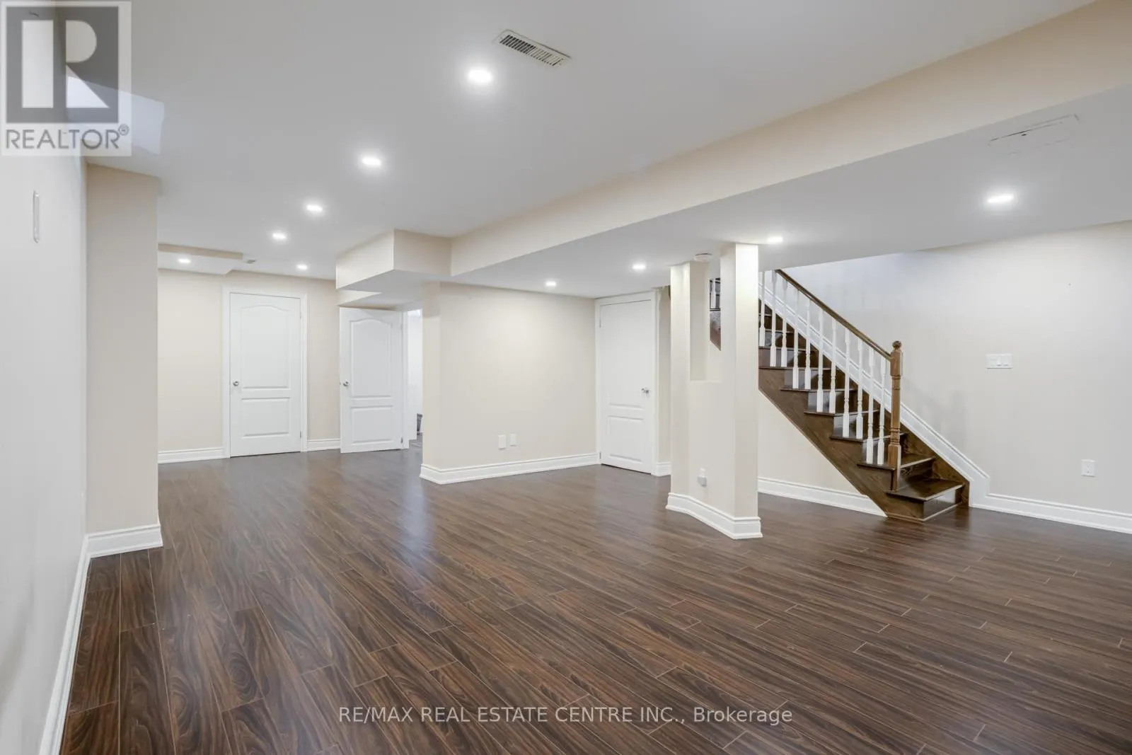 18 RICHWOOD CRESCENT