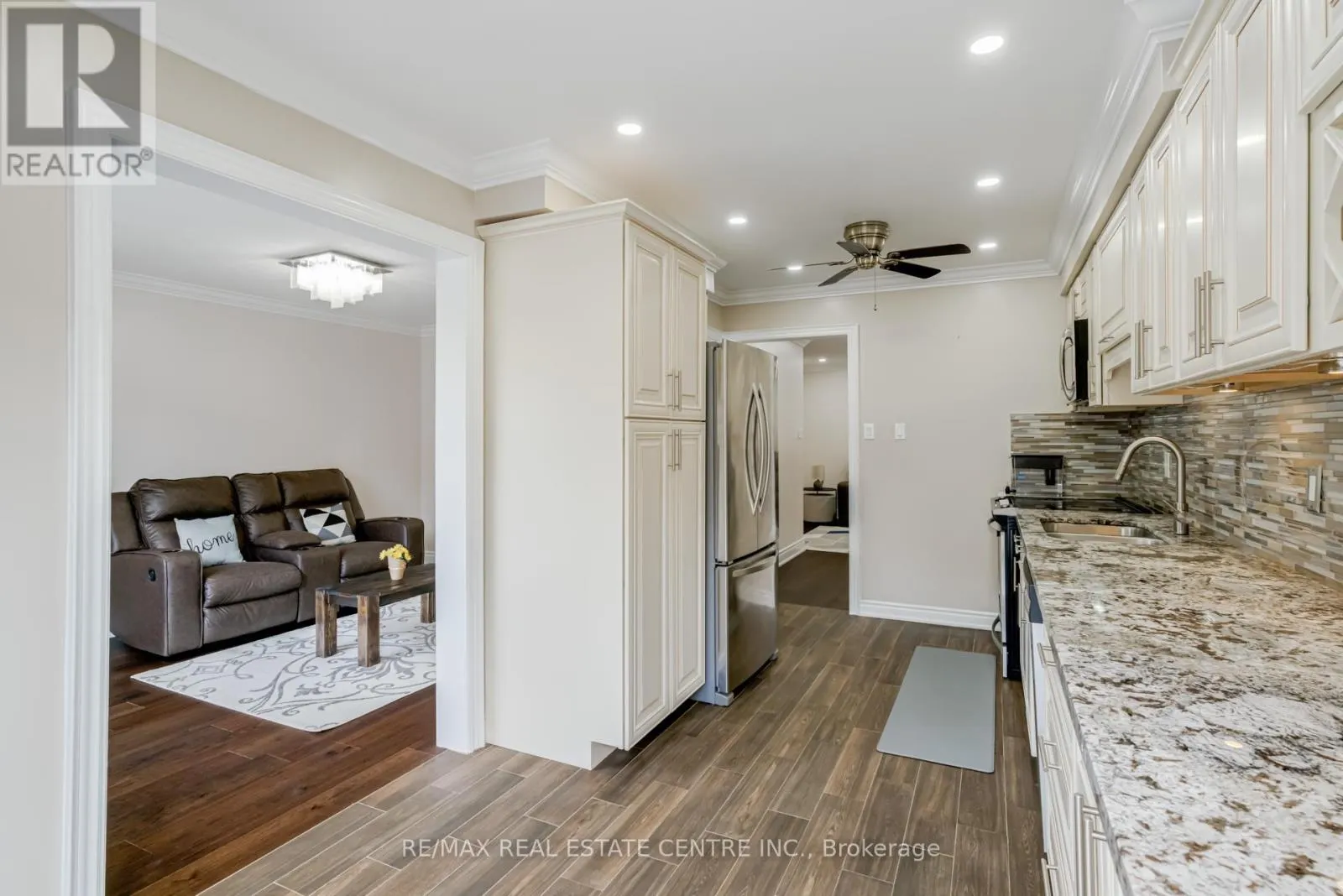 18 RICHWOOD CRESCENT