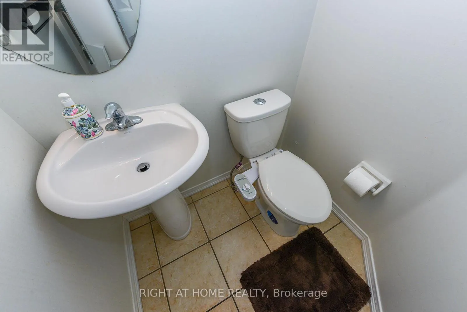3 - 1551 REEVES GATE