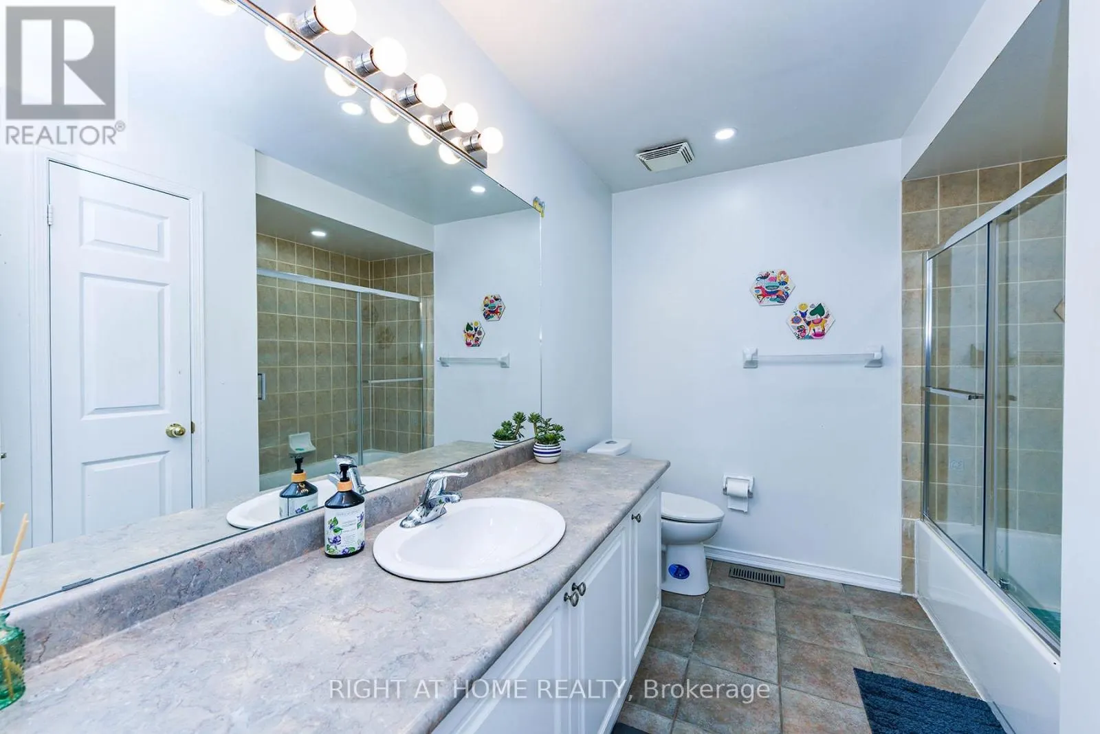 3 - 1551 REEVES GATE
