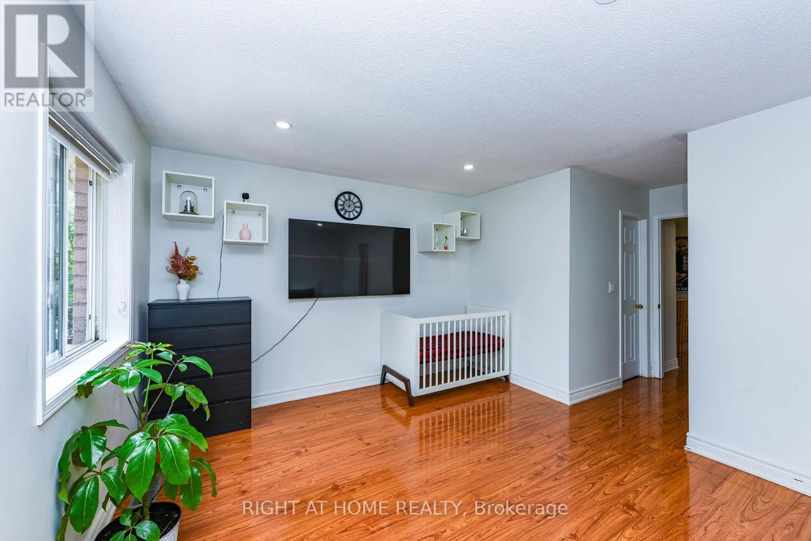3 - 1551 REEVES GATE