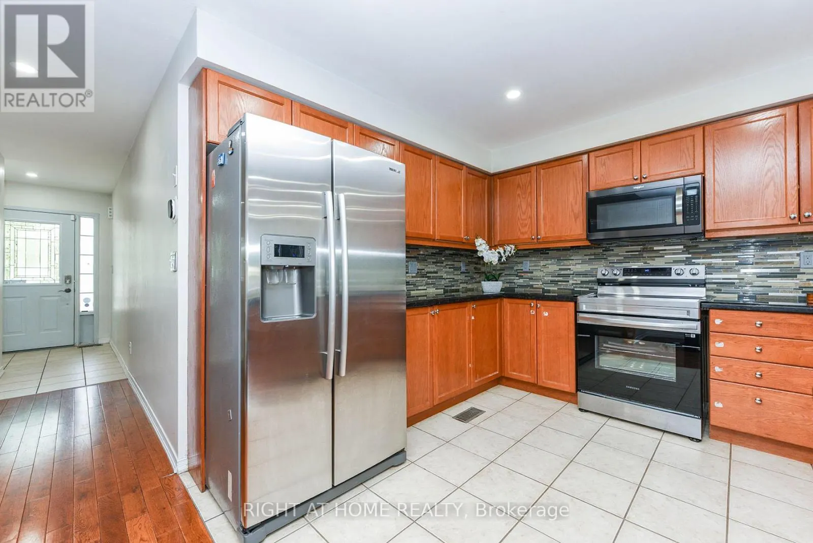 3 - 1551 REEVES GATE