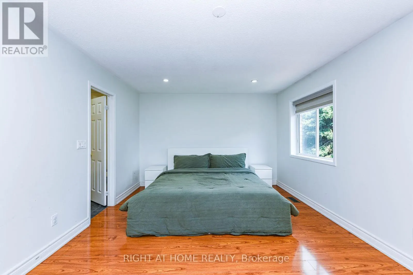 3 - 1551 REEVES GATE