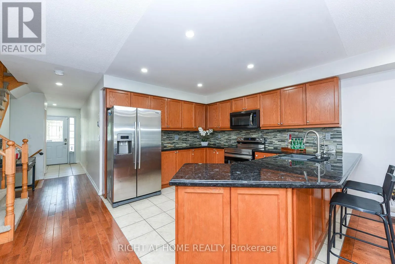 3 - 1551 REEVES GATE