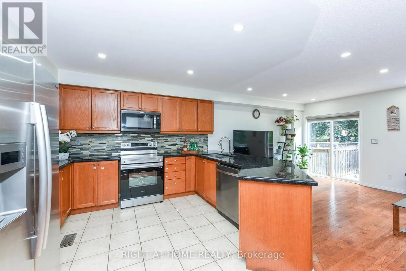 3 - 1551 REEVES GATE