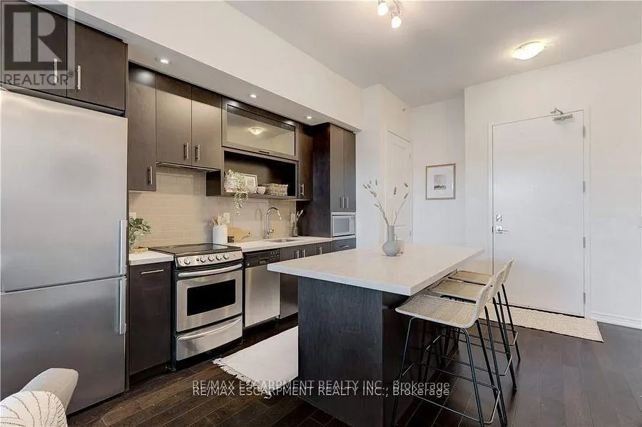 110 - 457 PLAINS ROAD E