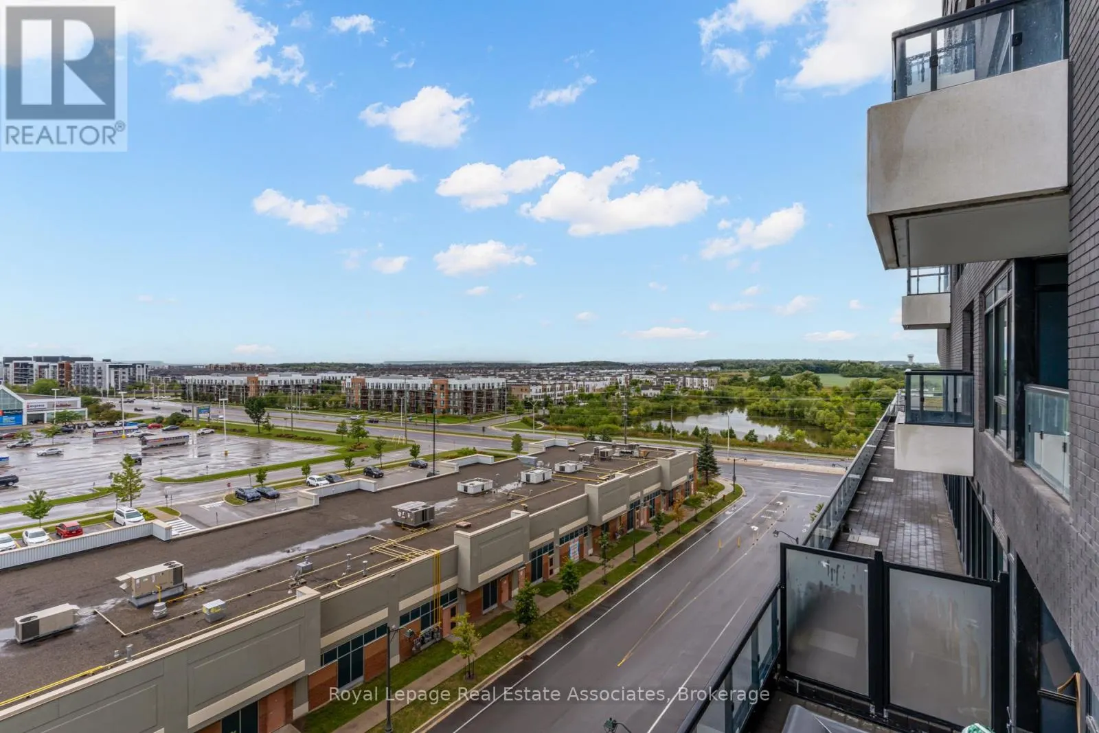 607 - 2481 TAUNTON ROAD