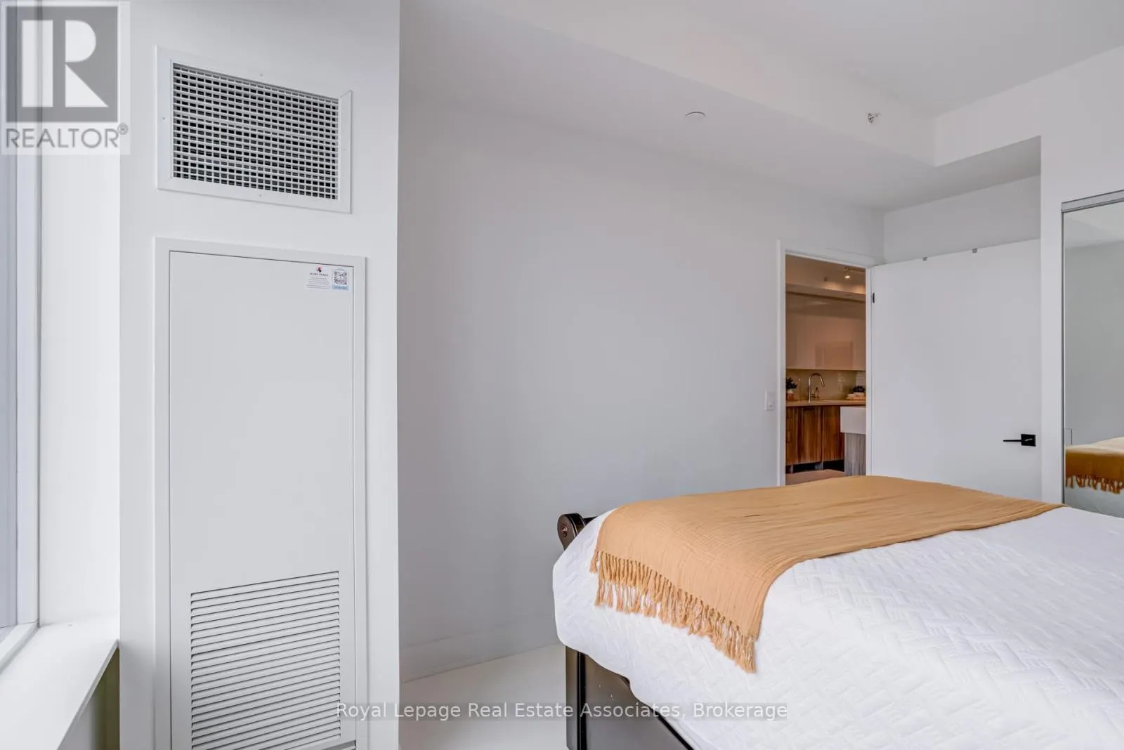607 - 2481 TAUNTON ROAD