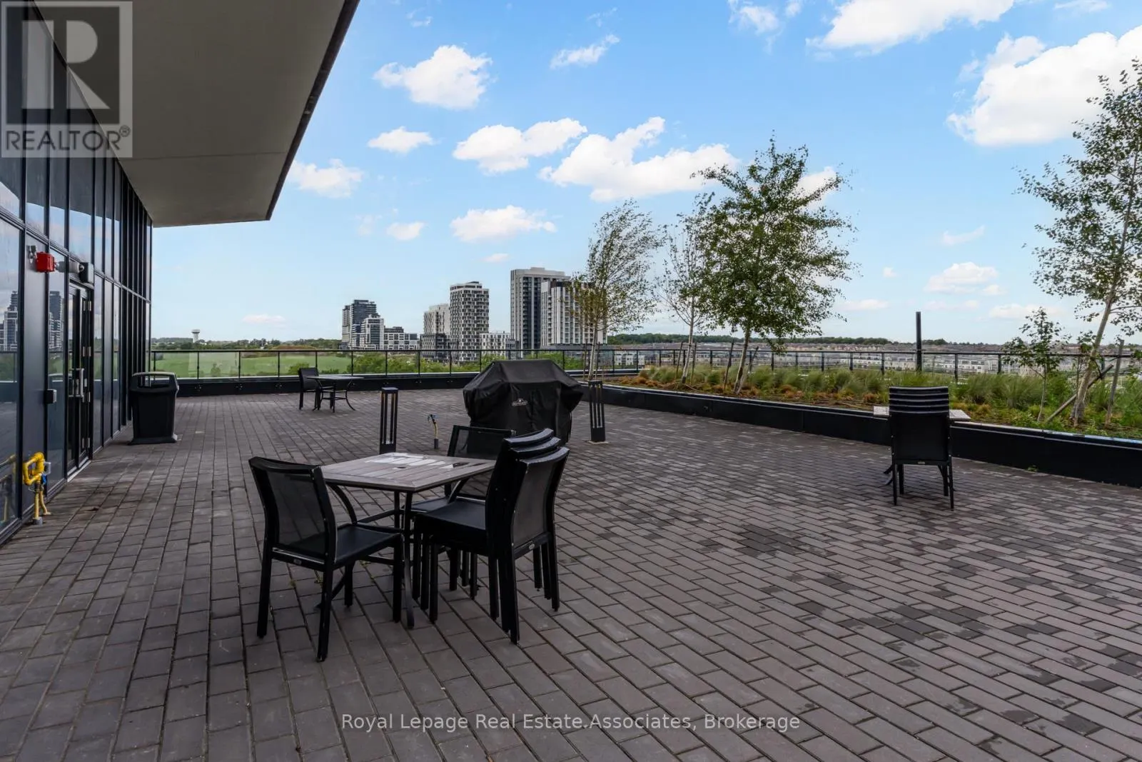 607 - 2481 TAUNTON ROAD