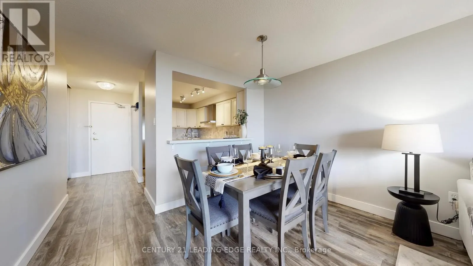 1611 - 3845 LAKE SHORE BOULEVARD W