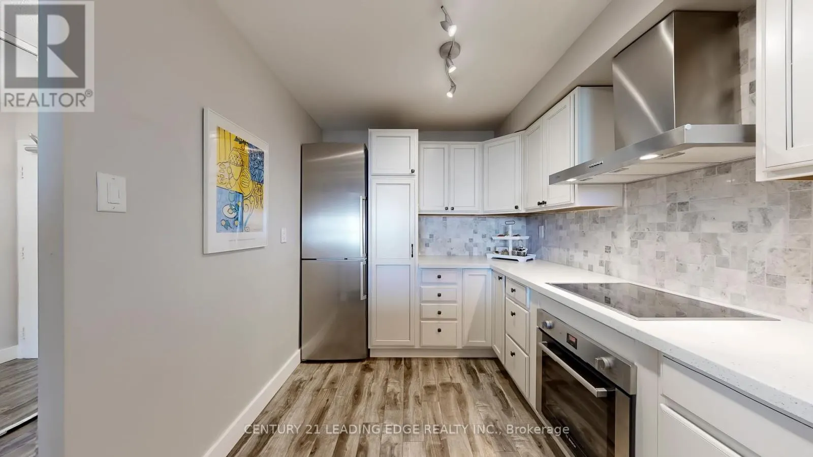 1611 - 3845 LAKE SHORE BOULEVARD W