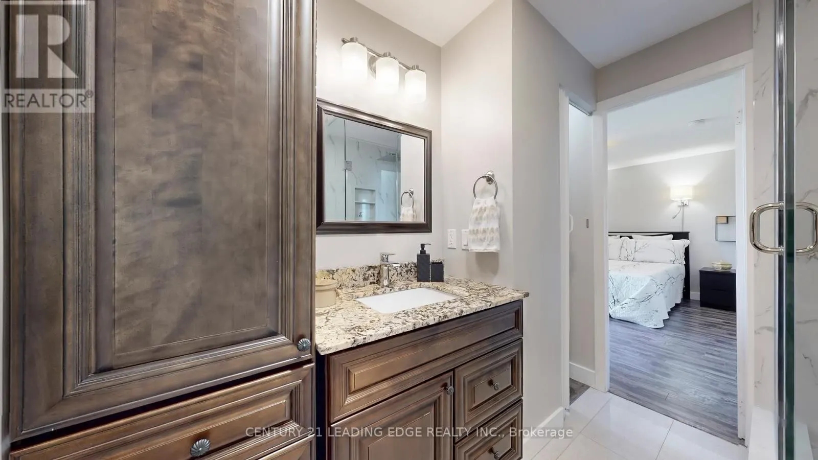 1611 - 3845 LAKE SHORE BOULEVARD W