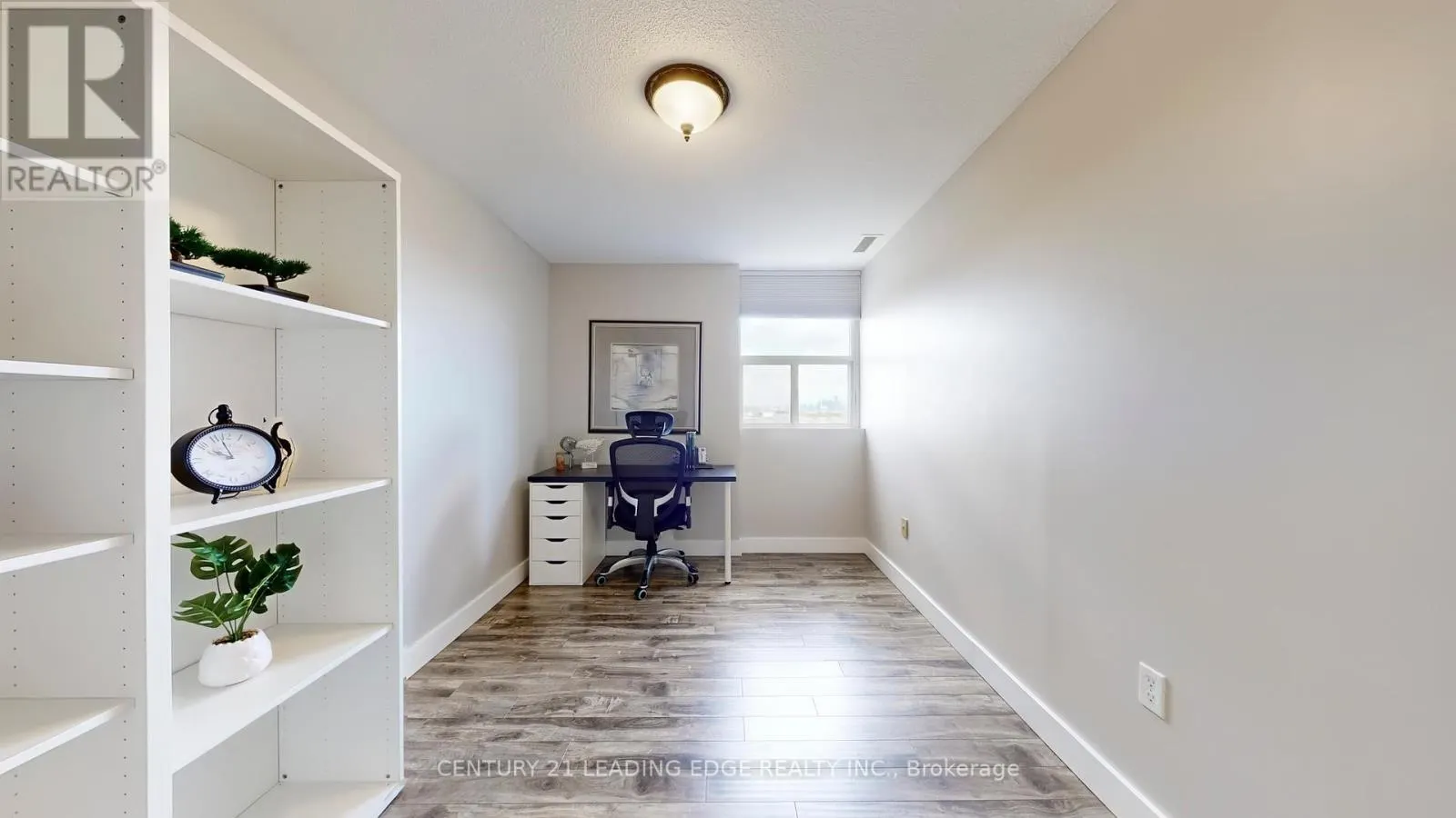 1611 - 3845 LAKE SHORE BOULEVARD W