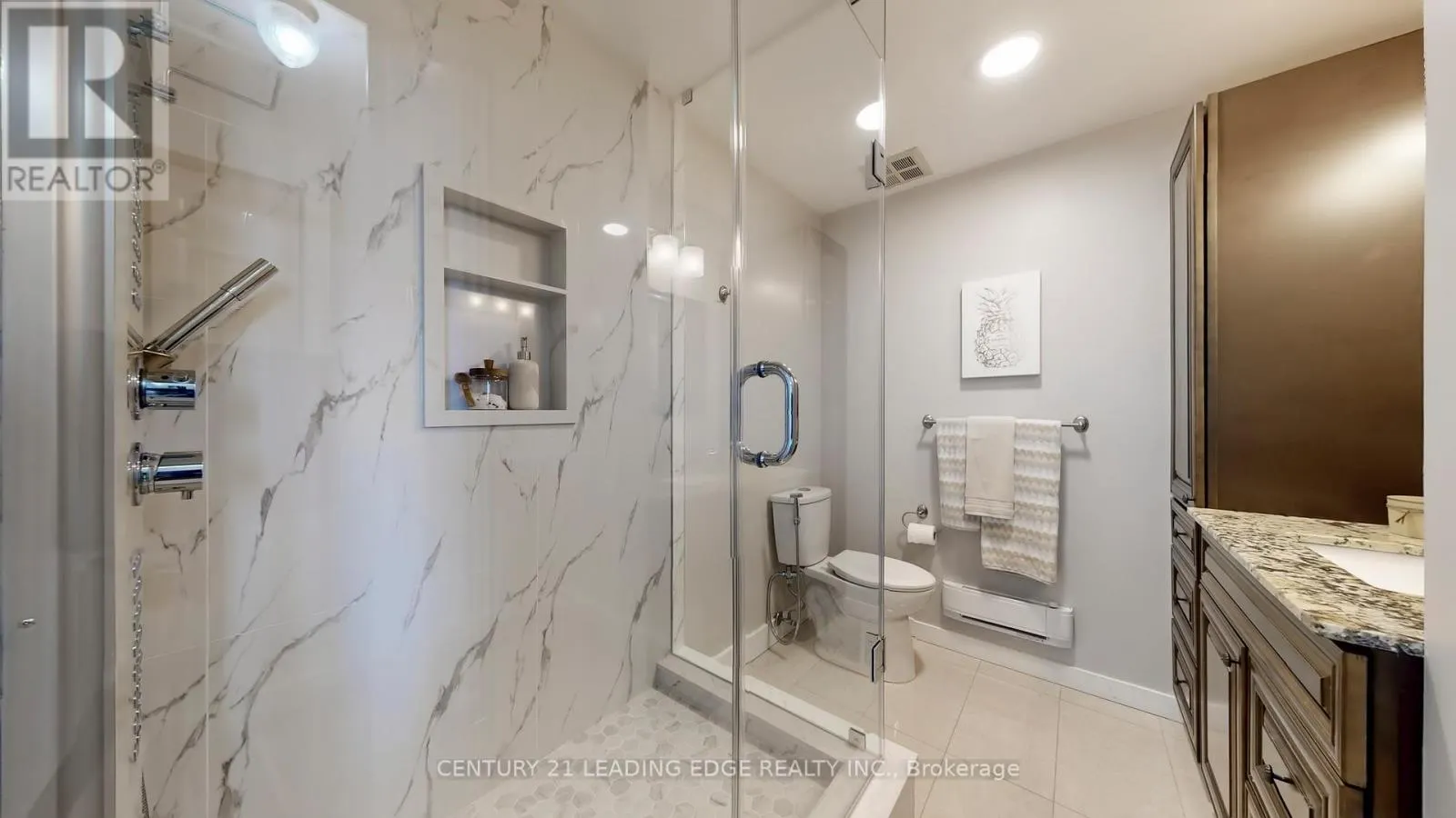 1611 - 3845 LAKE SHORE BOULEVARD W