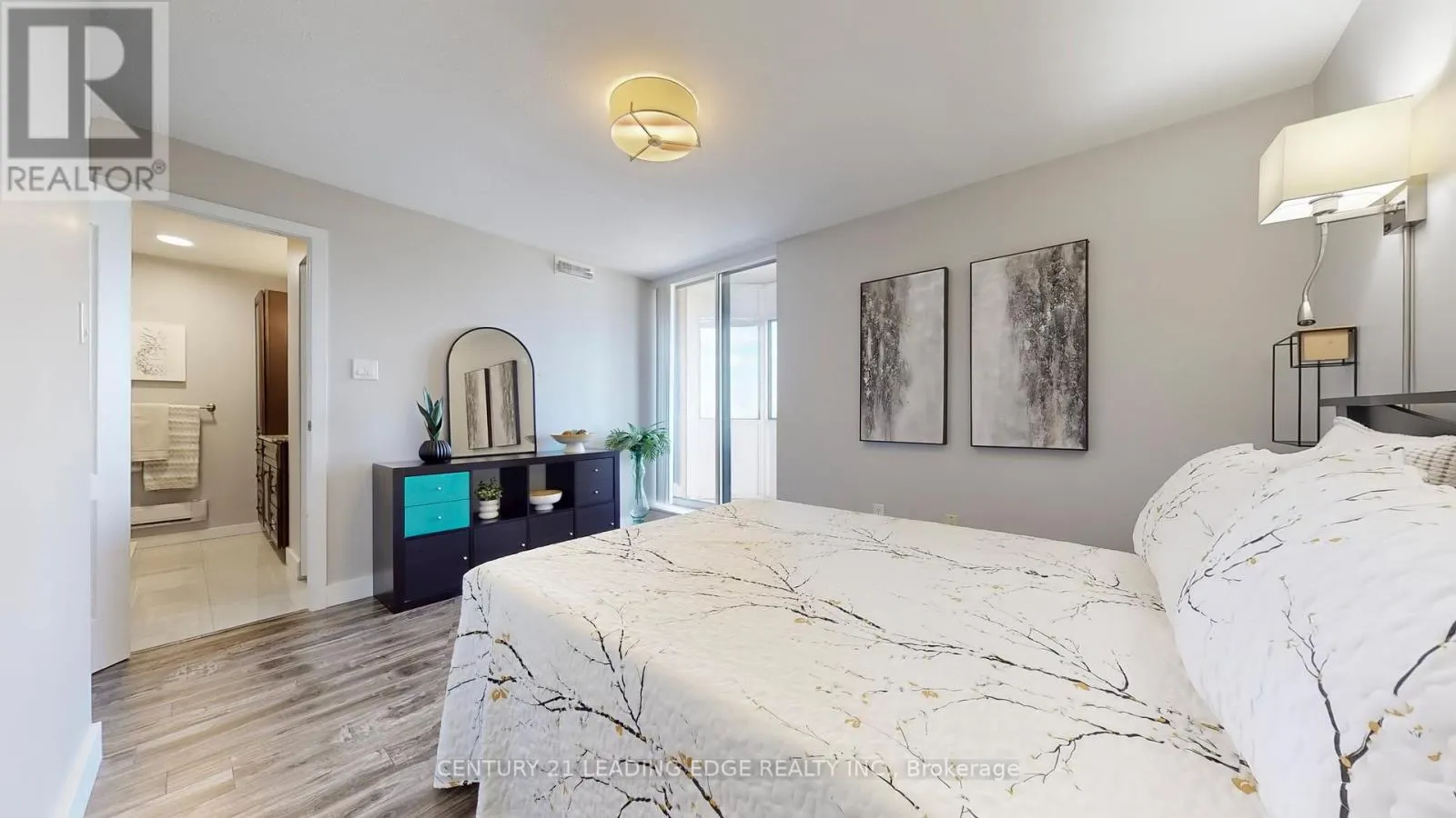 1611 - 3845 LAKE SHORE BOULEVARD W