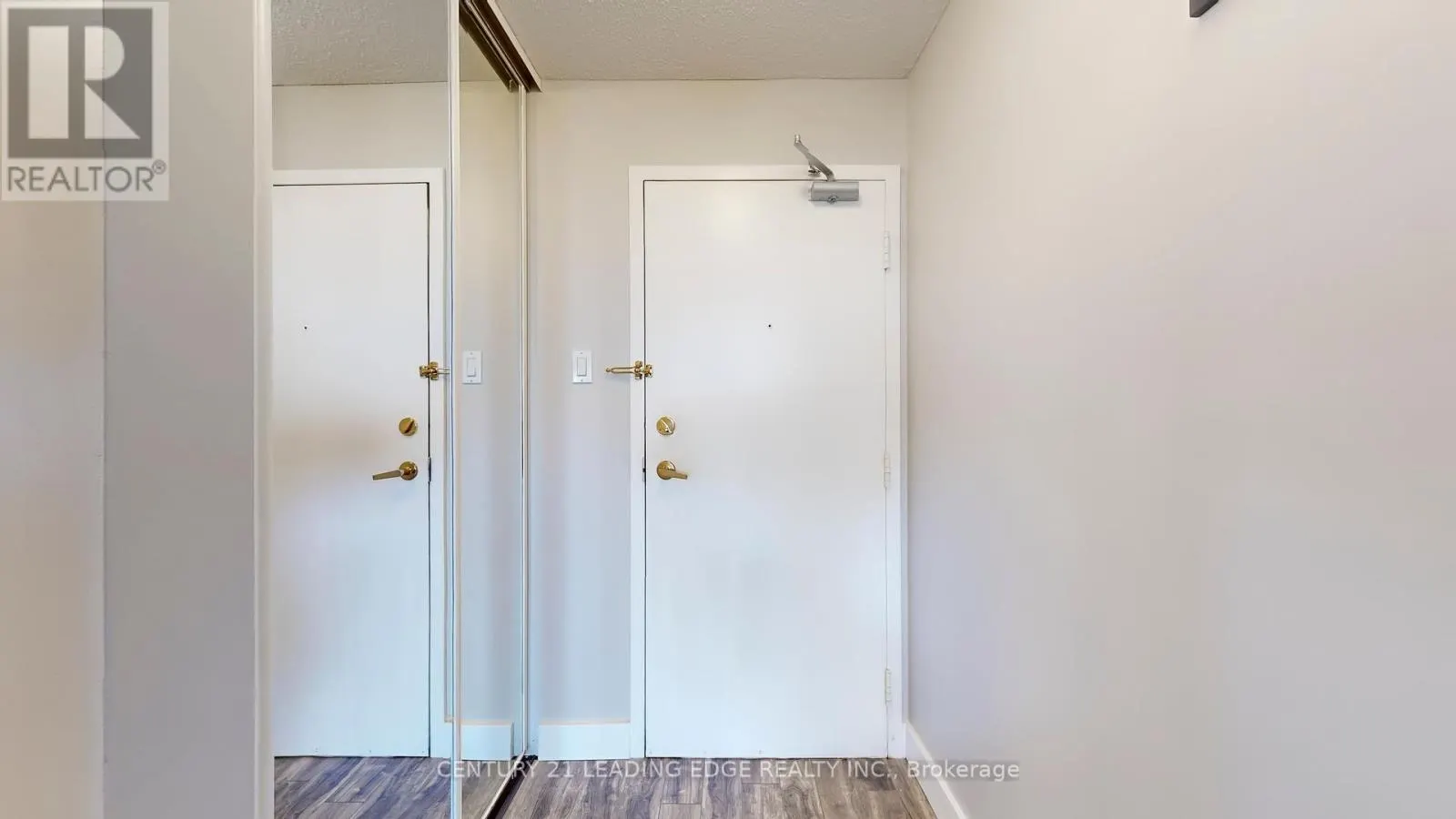 1611 - 3845 LAKE SHORE BOULEVARD W