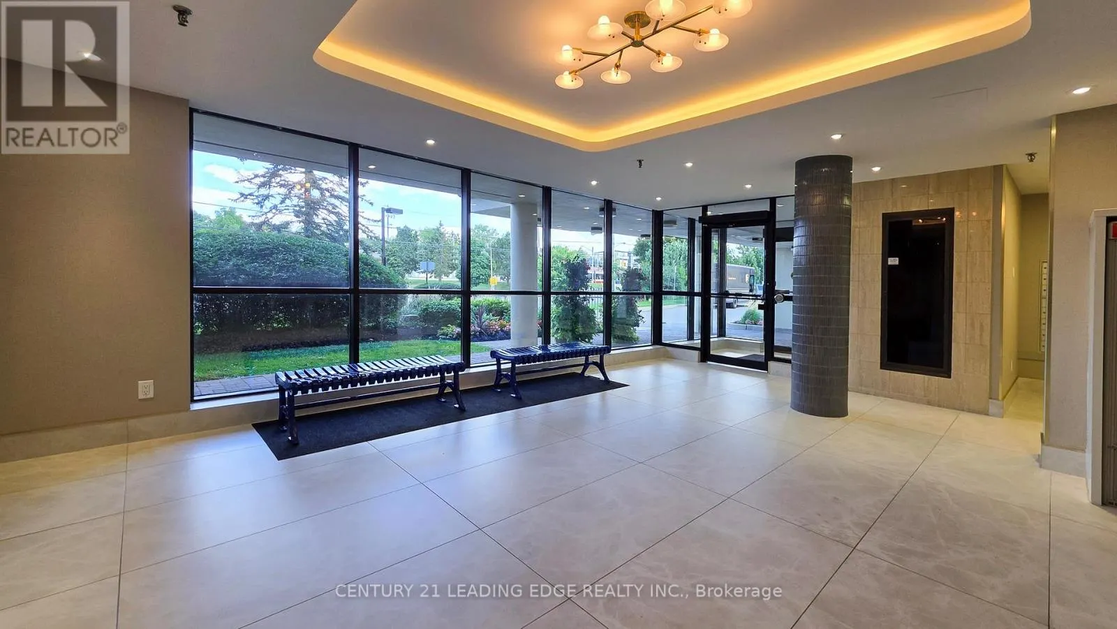 1611 - 3845 LAKE SHORE BOULEVARD W