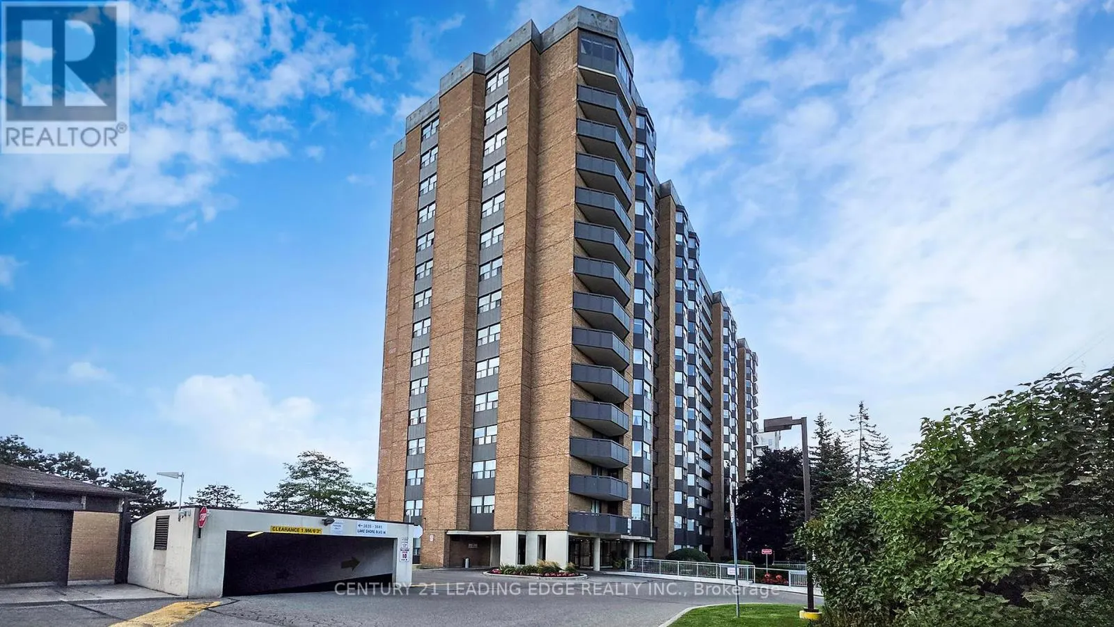 1611 - 3845 LAKE SHORE BOULEVARD W