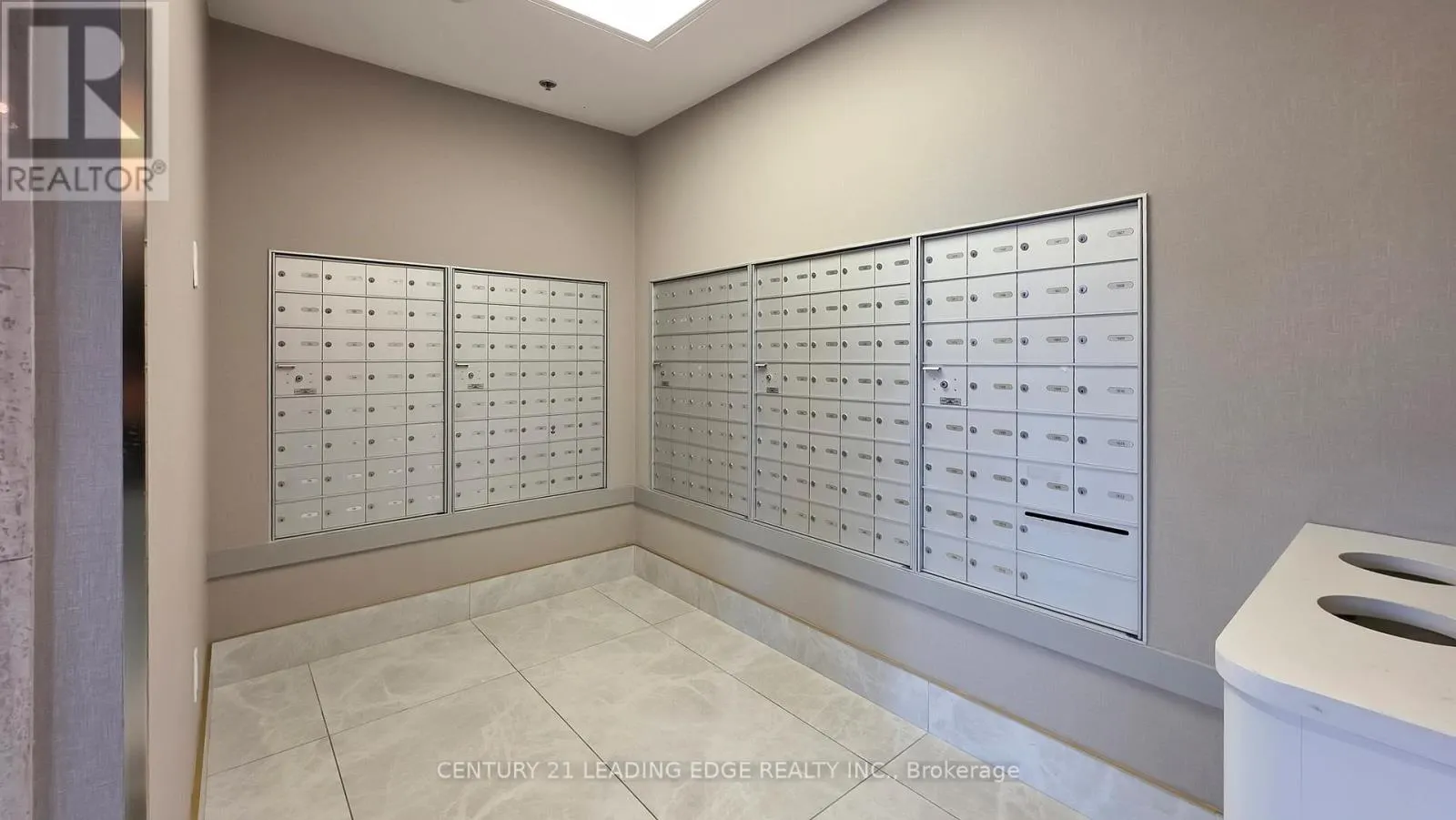 1611 - 3845 LAKE SHORE BOULEVARD W