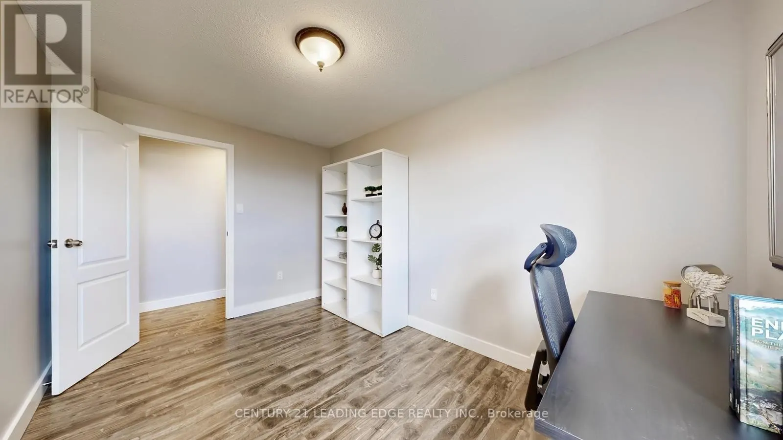 1611 - 3845 LAKE SHORE BOULEVARD W