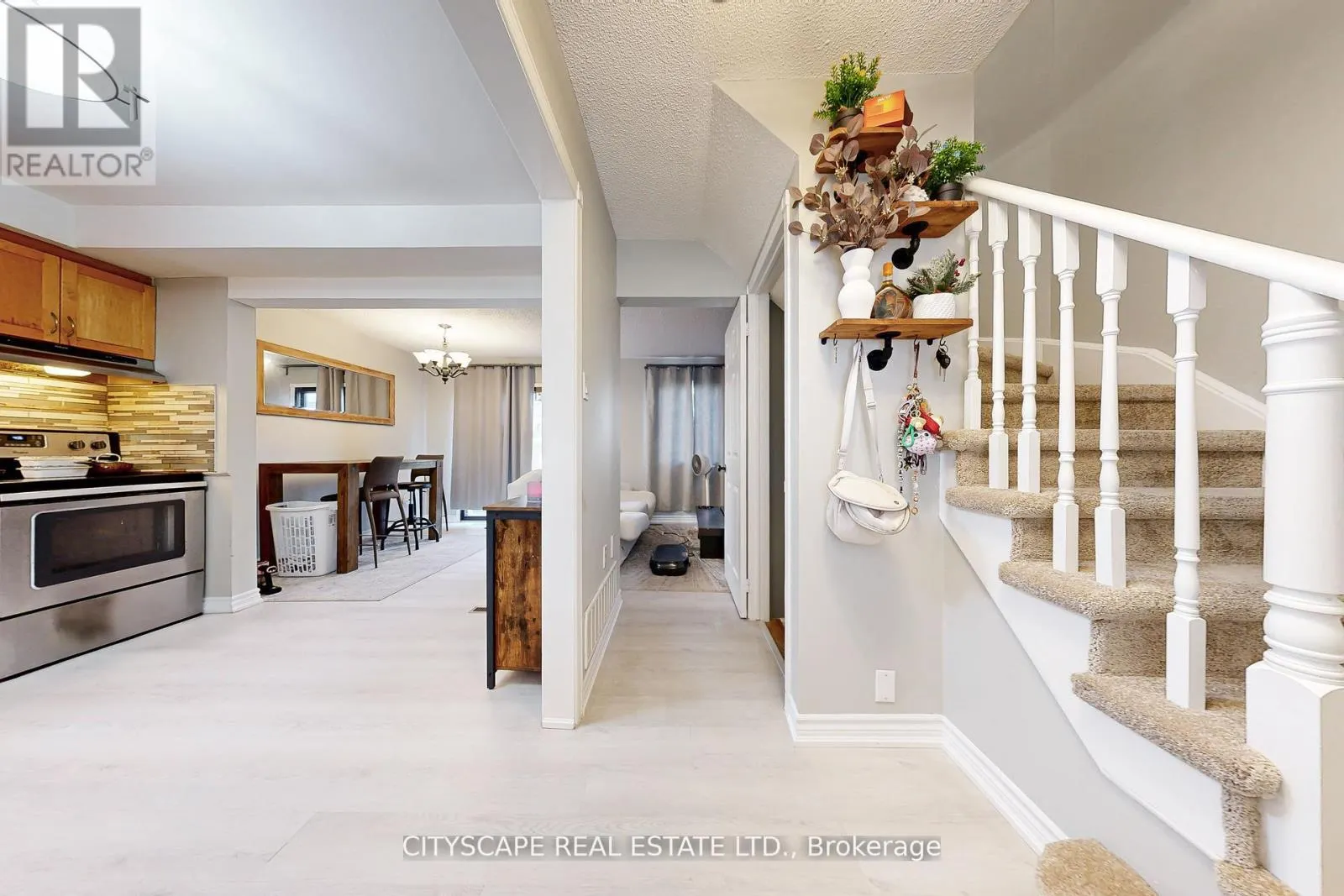 35 LETTY AVENUE
