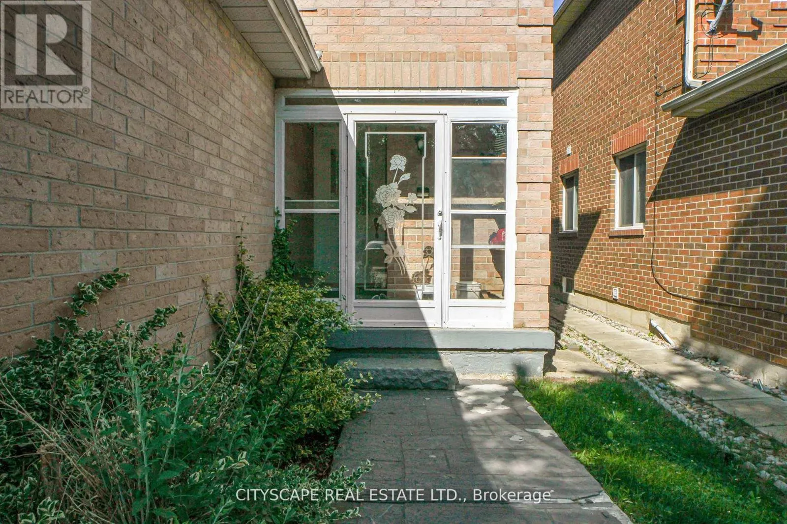 35 LETTY AVENUE