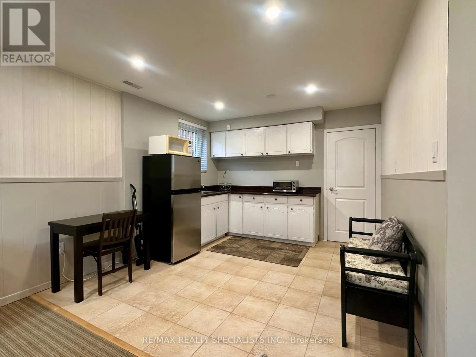 UNIT A - 4237 TOMKEN ROAD