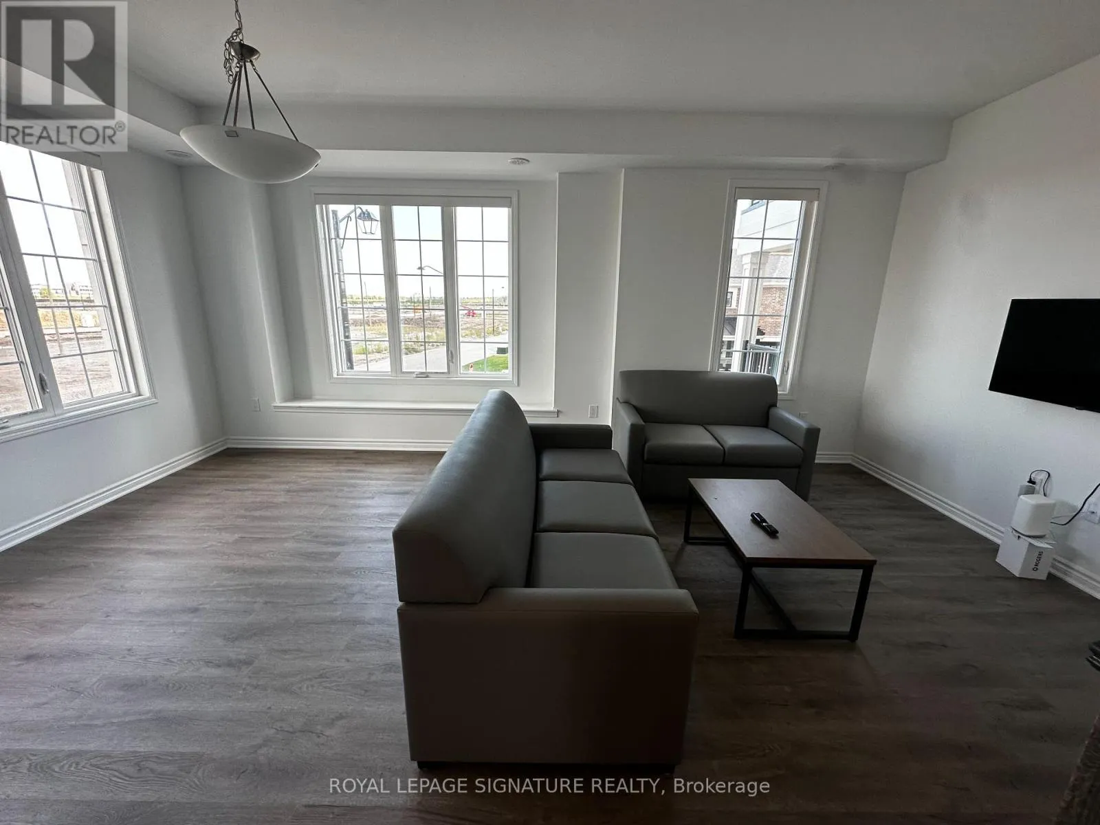 15 - 1259 LILY CRESCENT