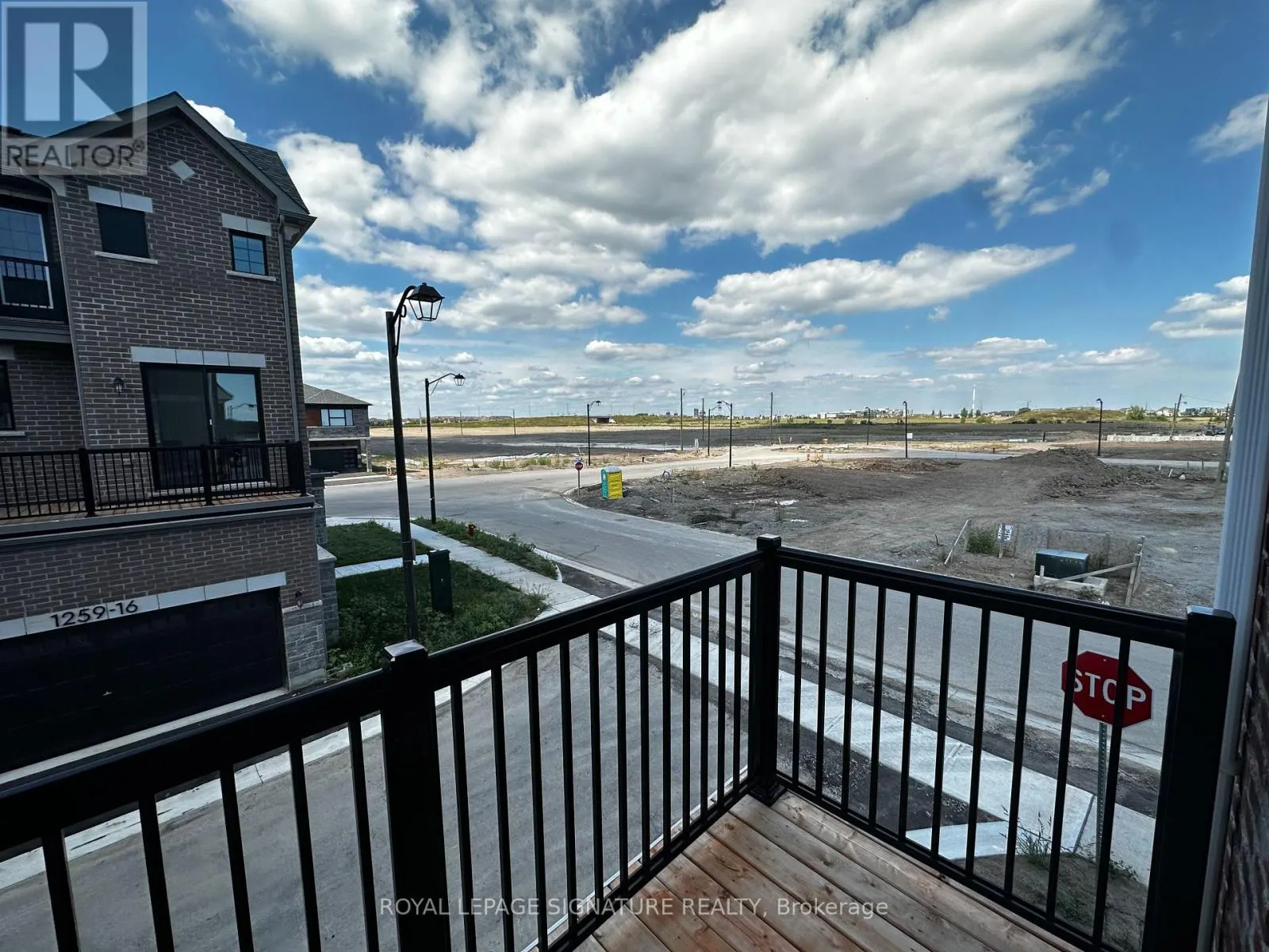 15 - 1259 LILY CRESCENT