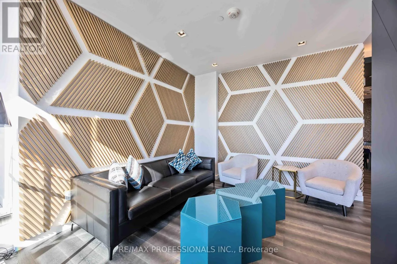 1310 - 20 THOMAS RILEY ROAD W