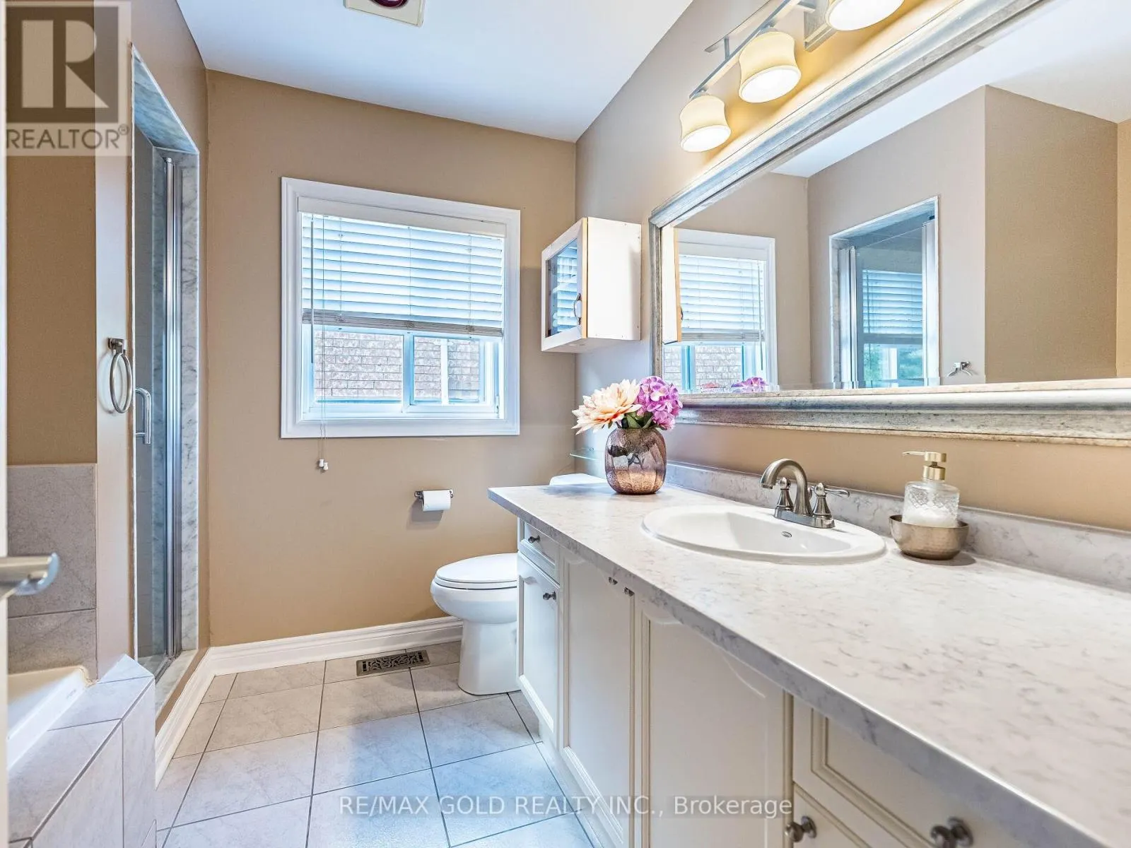 12 TWIN WILLOW CRESCENT