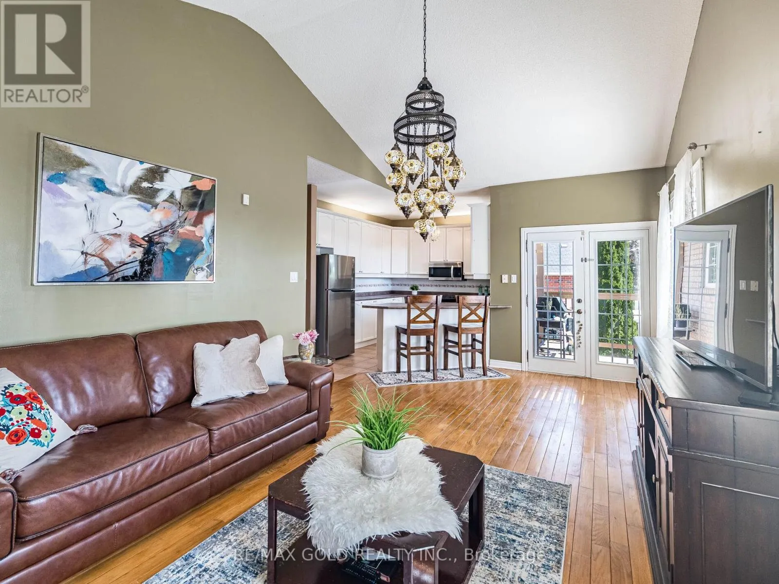 12 TWIN WILLOW CRESCENT
