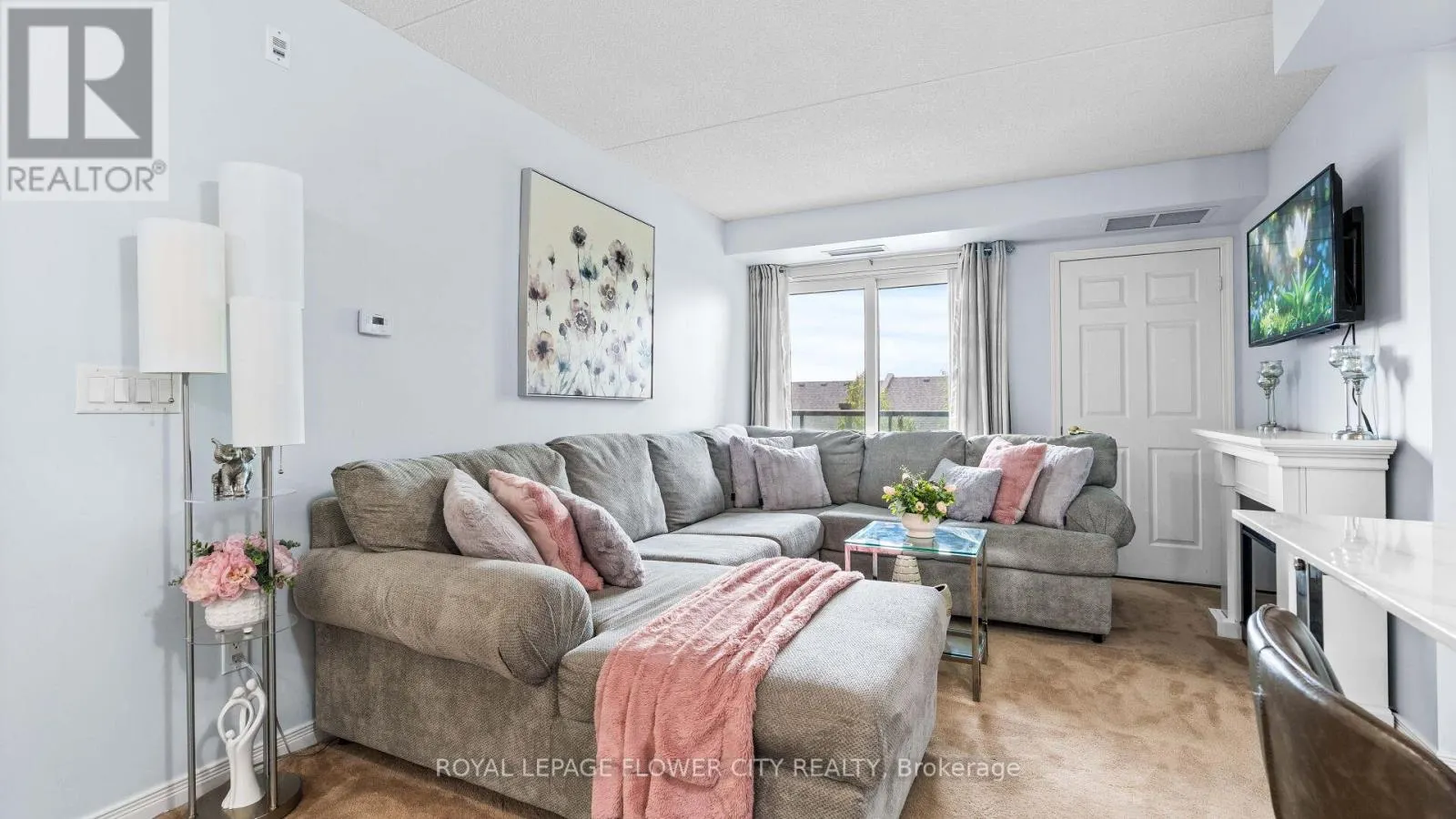 204 - 25 VIA ROSEDALE