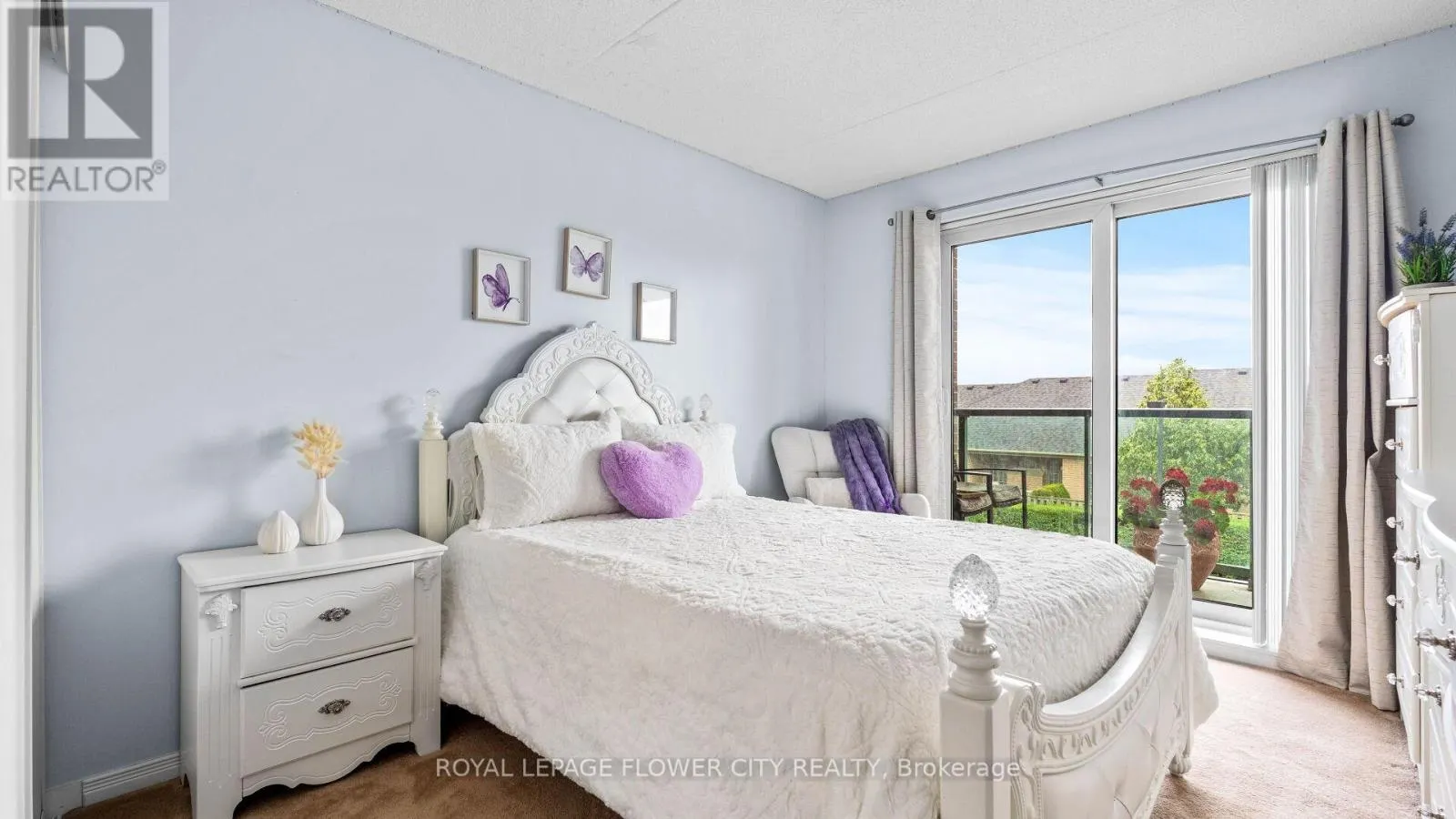 204 - 25 VIA ROSEDALE