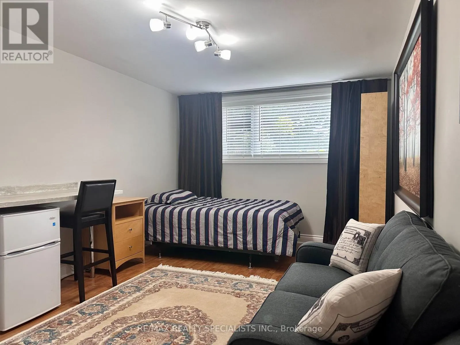 UNIT B - 4237 TOMKEN ROAD