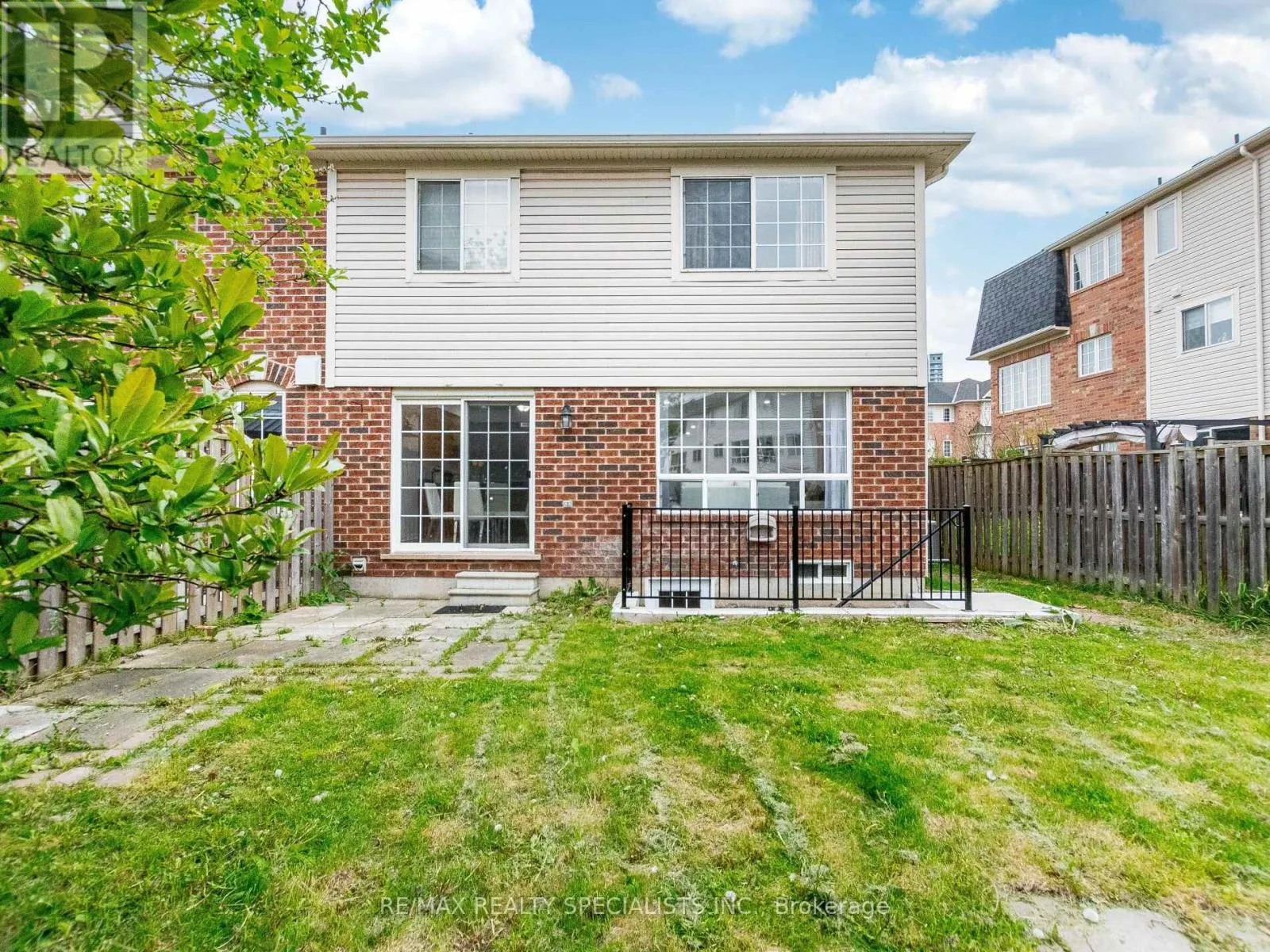105 DECKER HOLLOW CIRCLE