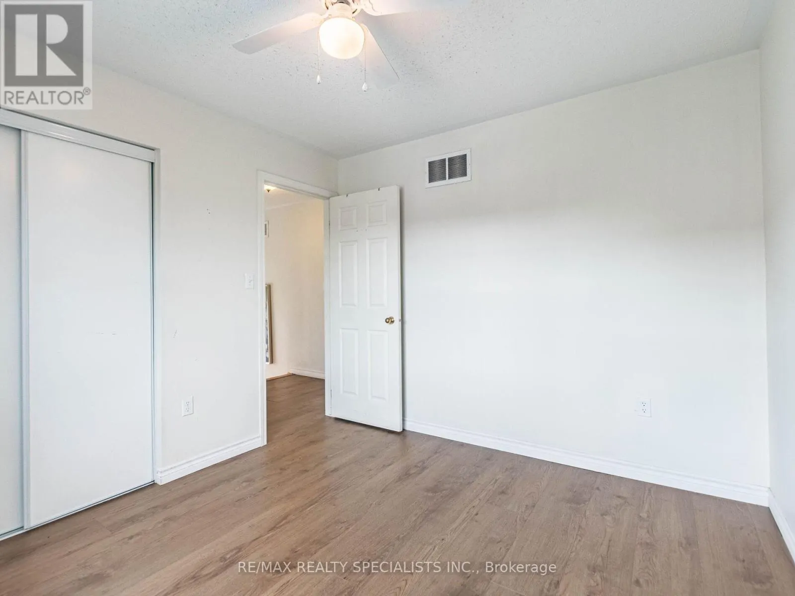 105 DECKER HOLLOW CIRCLE