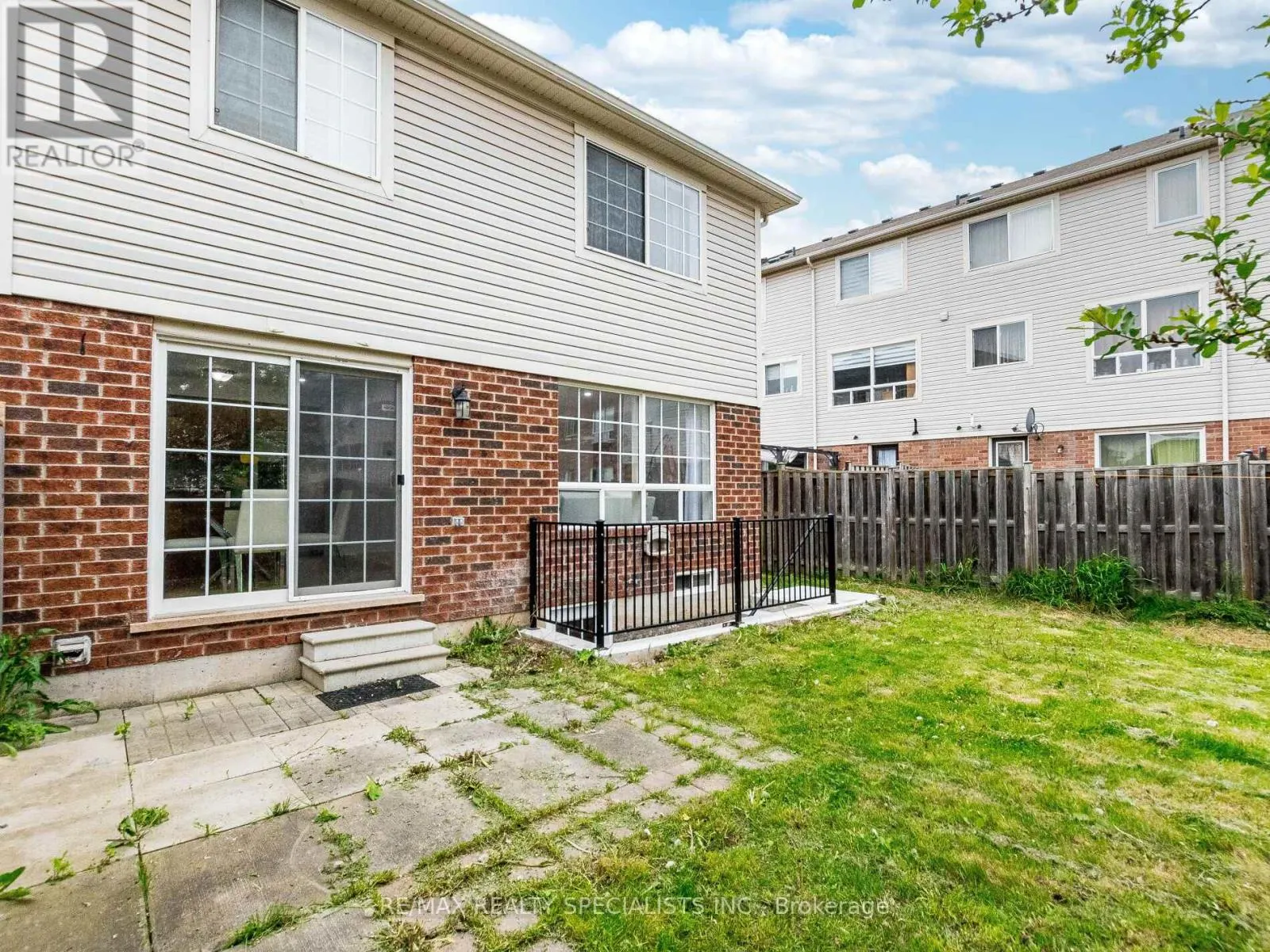 105 DECKER HOLLOW CIRCLE