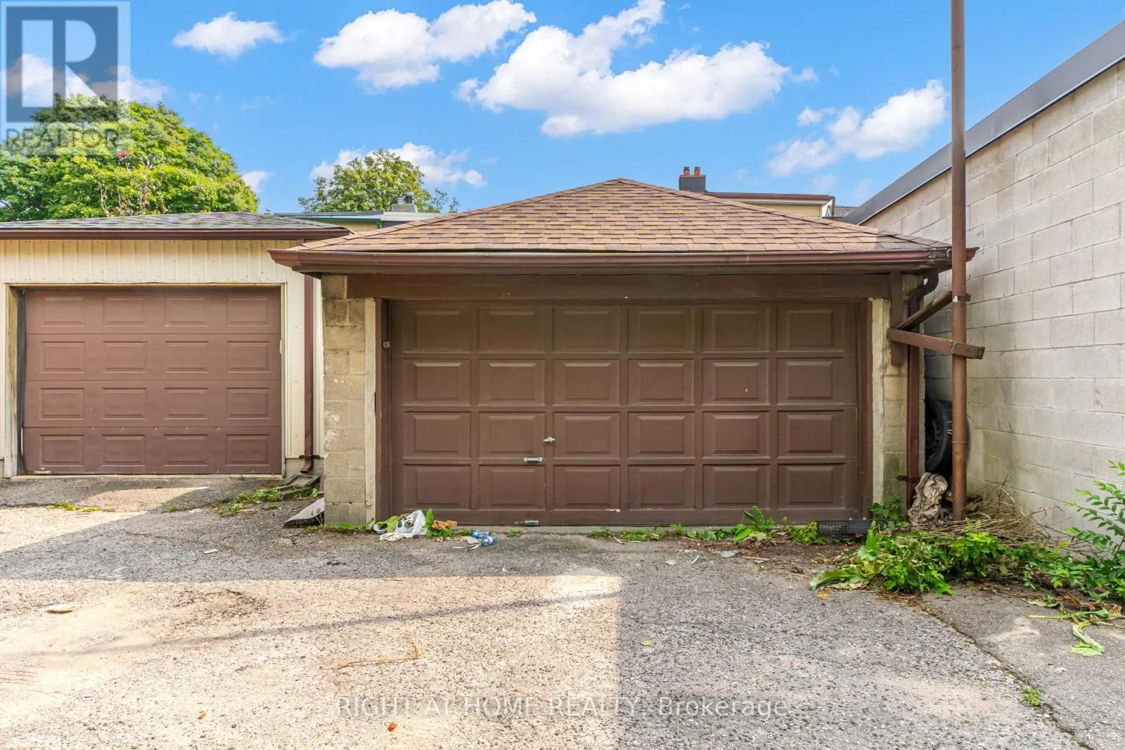 16 PRYOR AVENUE