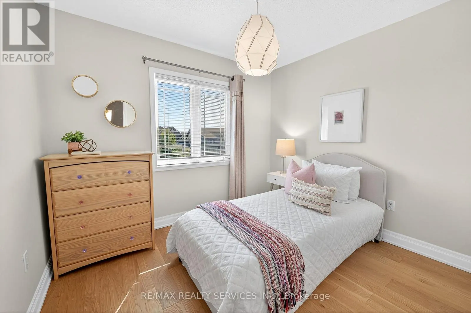 7 ALNWICK AVENUE