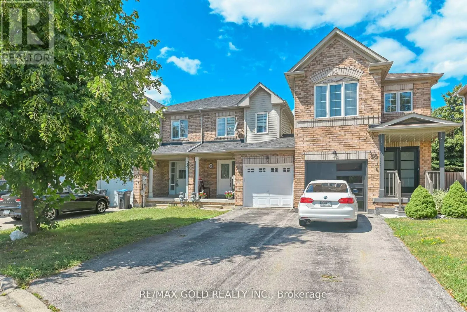 28 PLUM HOLLOW COURT
