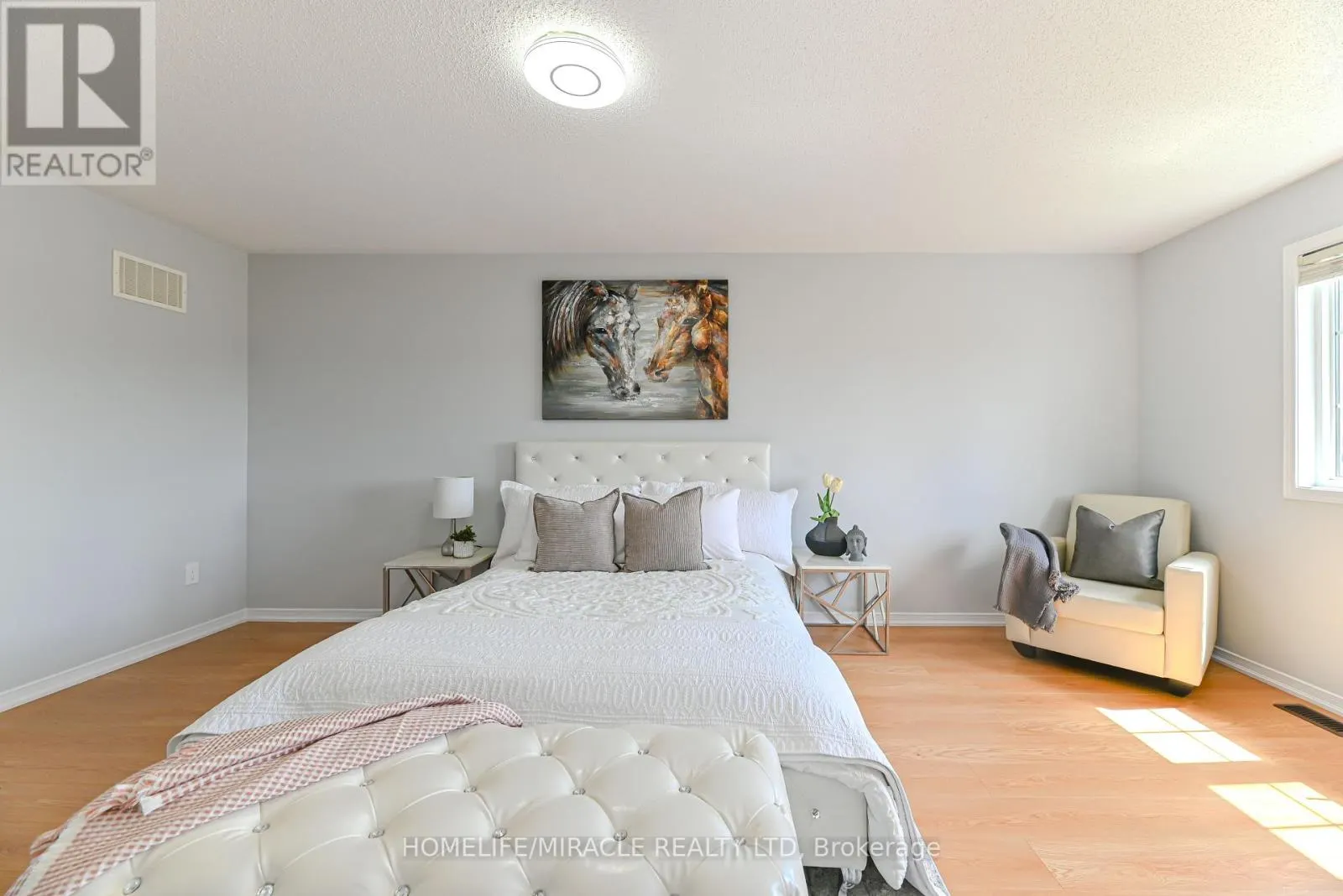 102 DELPORT CLOSE