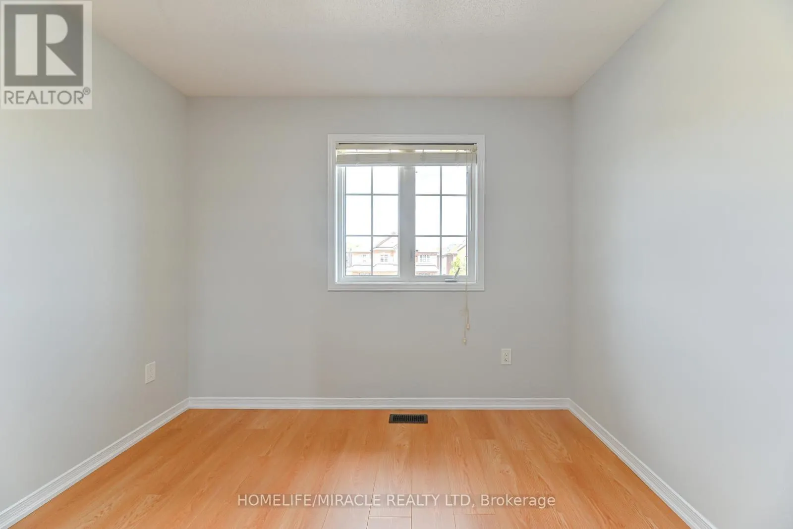 102 DELPORT CLOSE