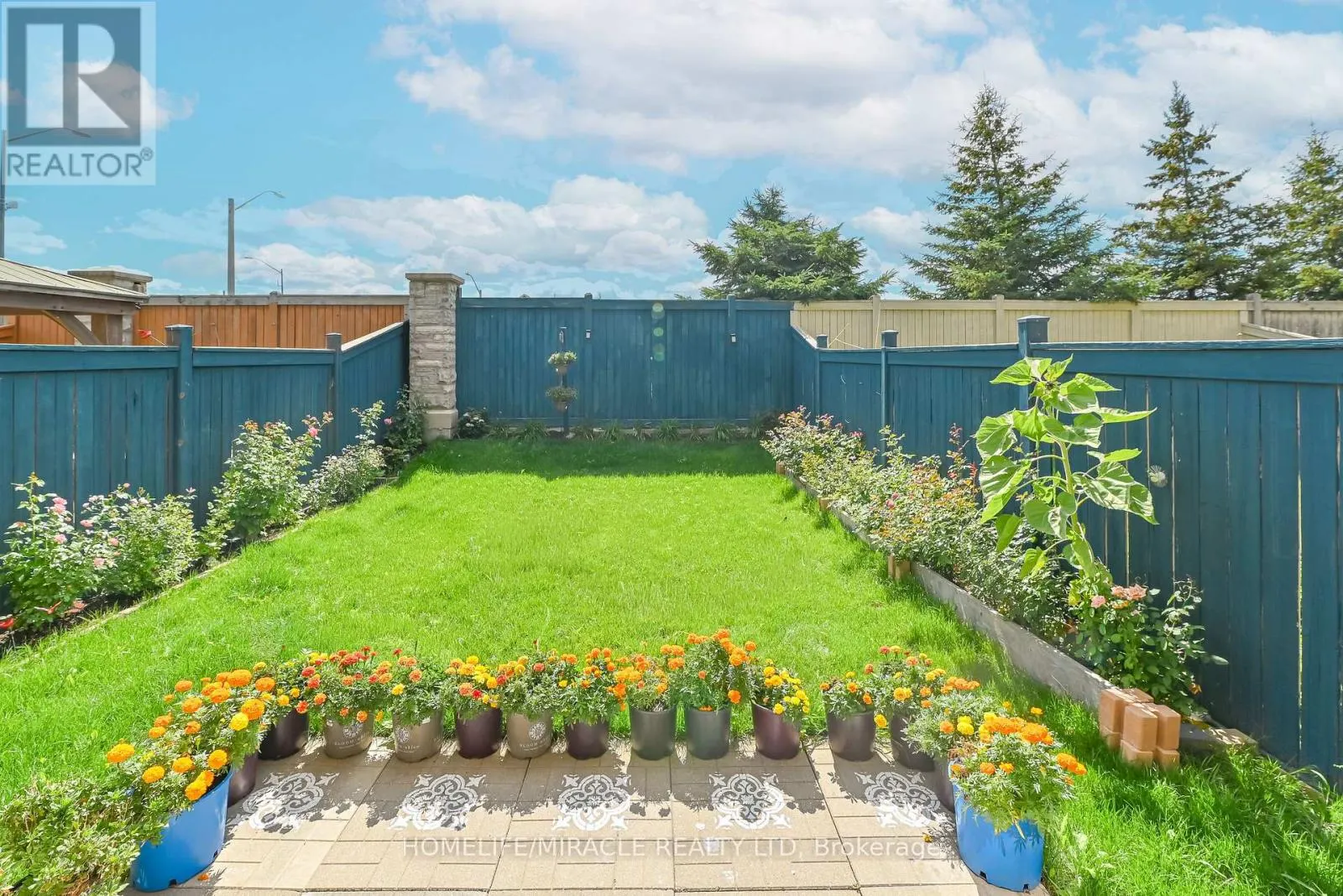 102 DELPORT CLOSE