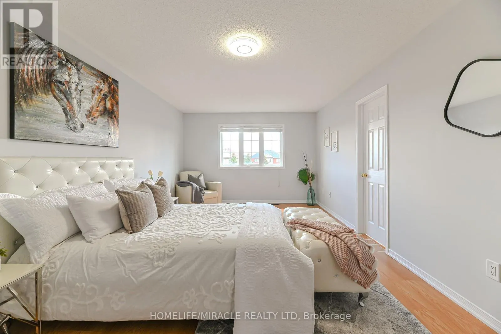 102 DELPORT CLOSE