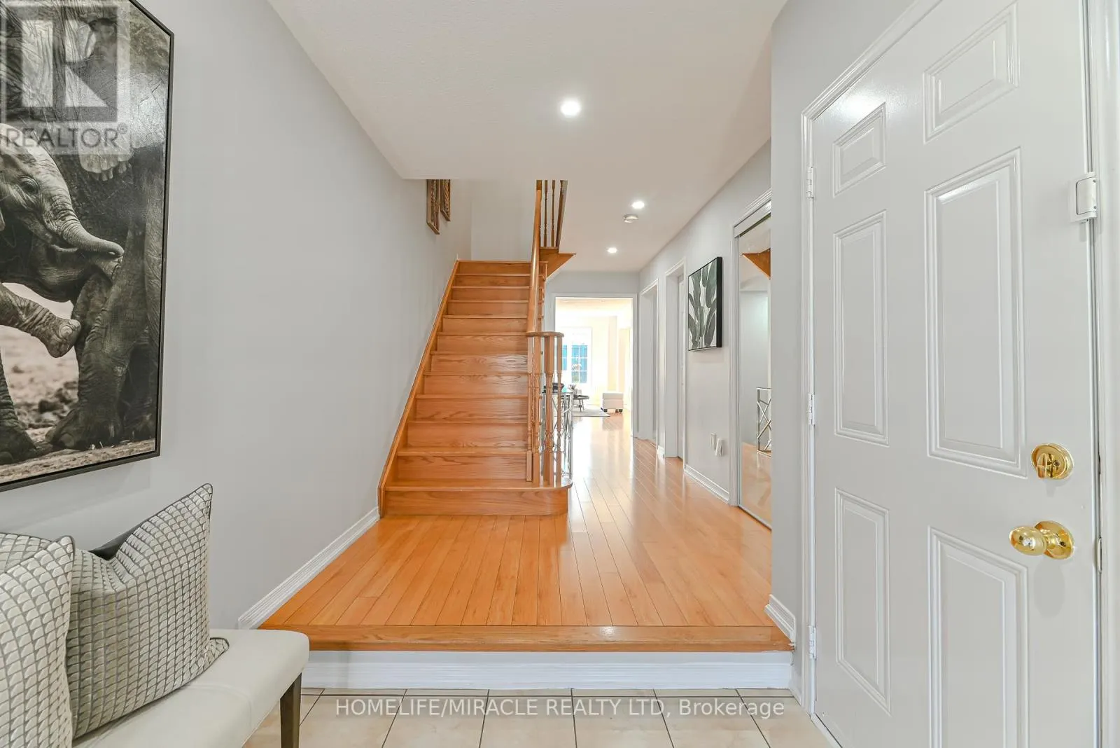 102 DELPORT CLOSE
