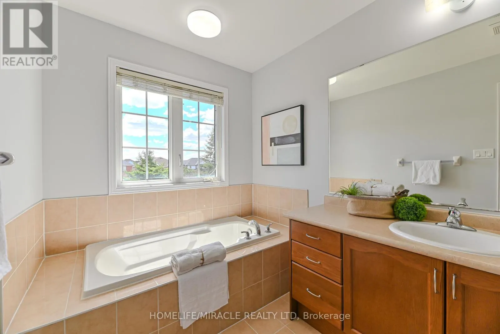 102 DELPORT CLOSE